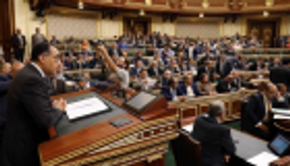 رئيس الوزراء المصري يواجه "النواب" بـ6 رسائل ثقة في الاقتصاد