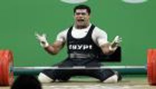 "اللعبة انتهت".. بطل العالم المصري محمد إيهاب يعتزل رفع الأثقال