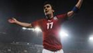 قرار مفاجئ لمانشيني يهدد لقب "العميد" أحمد حسن