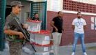 صحيفة فرنسية تشكك في "ديمقراطية" انتخابات تونس 