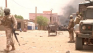 "القاعدة" يتبنى مهاجمة قاعدتين عسكريتين في مالي