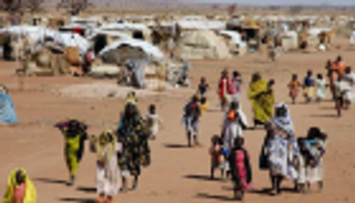 وفد أمريكي يزور معسكرات النازحين بغرب السودان