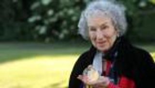 موقع يتوقع الفائزين بجائزتي نوبل للسلام والآداب