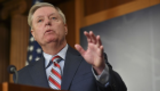 سيناتور أمريكي يحذر تركيا: لا ضوء أخضر لغزو شمال سوريا