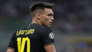 وكيل لاوتارو مارتينيز يصدم برشلونة