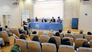 النقاشات تناولت العلاقة التاريخية بين العرب وإسبانيا