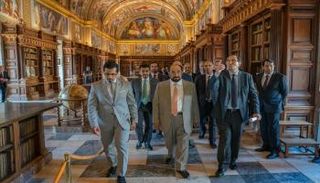 حاكم الشارقة يزور مكتبة الإسكوريال الإسبانية