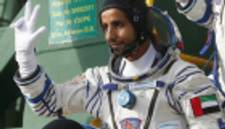 تجارب هزاع المنصوري العلمية في الفضاء 