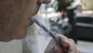 ضحايا جدد للسجائر الإلكترونية في أمريكا