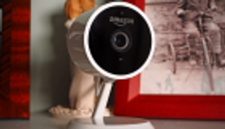 "بلومبرج": أبل تشاهد عملاءها داخل منازلهم بدون استئذان