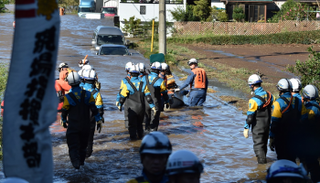 الإعصار هاجيبيس تسبب في فيضان أنهار وانقطاع الكهرباء