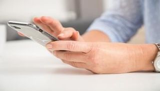 أبل تطلق وظيفة جديدة لتسجيل الدخول في الخدمات الأخرى