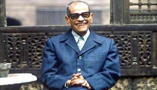 الأديب المصري الراحل نجيب محفوظ