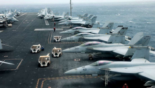 حاملة طائرات يستخدمها التحالف الدولي ضد داعش - ر ويترز