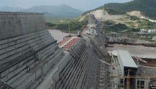 جانب من الإنشاءات في سد النهضة الإثيوبي