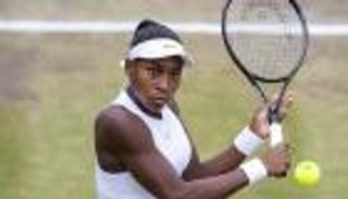 الطفلة كوكو تتقدم نحو كبيرات التنس.. وبارتي تحتفظ بصدارتها