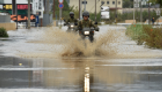 إعصار هاجيبس.. 40 قتيلا وعمال الإنقاذ يبحثون عن ناجين