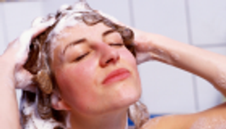 نصائح للحفاظ على الشعر في الشتاء.. التغذية الصحية أبرزها