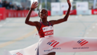 الكينية كوسجي تحطم الرقم القياسي في سباقات ماراثون السيدات