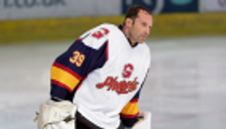 بيتر تشيك يجمع الغريمين تشيلسي وأرسنال