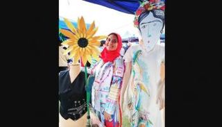 سمية أبوالعز مصممة أزياء صديقة البيئة