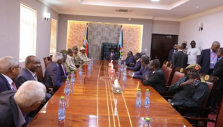 رئيس جنوب السودان خلال لقائه وفد الحكومة السودانية قبل بدء المباحثات