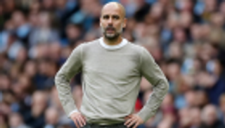 جوارديولا يرفض ضم مدافع لحل أزمة مانشستر سيتي