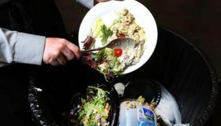 تساهم الدول الغنية بأعلى معدلات هدر طعام - أرشيفية