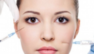 مطالب ألمانية بحظر الدعاية لعمليات التجميل للمراهقين