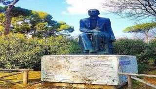 تمثال أحمد شوقي في حديقة بورجيزي بروما - أرشيفية