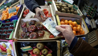 تعديل مفاجئ لتضخم منطقة اليورو هبوطا إلى 0.8%