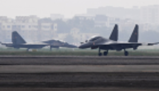 تحطم طائرة عسكرية في فنزويلا ومصرع طياريها