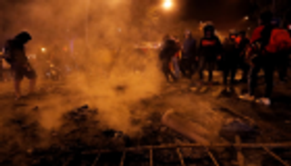 رئيس إقليم كتالونيا يطالب بوقف "فوري" لاشتباكات برشلونة