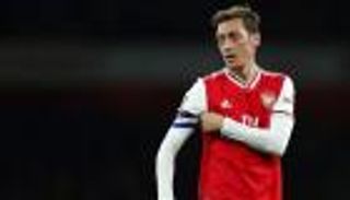 أوزيل: أرسنال ليس أفضل من كبار البريمييرليج.. ولا أفكر في الرحيل