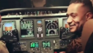 استقالة رئيس شركة الطيران المالكة لطائرة "فيديو محمد رمضان"