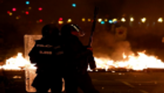 ليلة جديدة من التوتر والصدامات في برشلونة