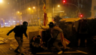 182 مصابا و83 معتقلا في مظاهرات ليلية بكتالونيا