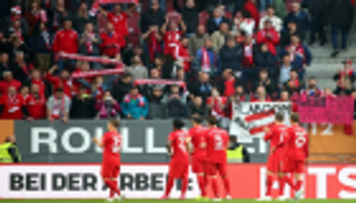 بايرن يتعادل مع أوجسبورج ويبتعد عن صدارة الدوري الألماني