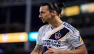 إبراهيموفيتش يلمح لاقتراب رحيله عن الدوري الأمريكي