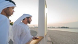 حمدان بن زايد يتفقد مشاريع سياحية جديدة في المرفأ