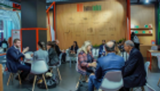 "الناشرين الإماراتيين" تبحث التعاون مع 18 دار نشر بـ"فرانكفورت للكتاب"