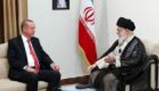 ماذا يجمع أردوغان وخامنئي؟ عميل استخبارات أمريكية يجيب