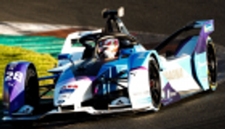 فالنسيا تجهز فرق "فورمولا إي" لسباق الدرعية