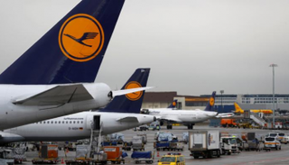 طائرات تابعة لشركة لوفتهانزا الألمانية 