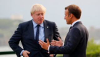 ماكرون يدعو جونسون لتوضيح موقف بريطانيا من "بريكست"