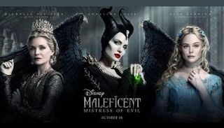 أنجلينا جولي وميشال بفايفر خلال العرض الأول لفيلم "ماليفيسنت" الجديد