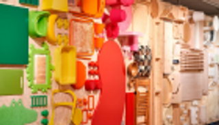 عملاق الأثاث العالمي "إيكيا" يقدم لزواره "كرات اللحم"