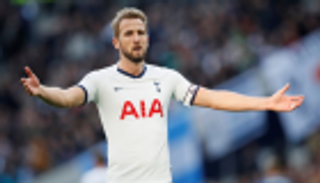 نجم يونايتد السابق يرشح هاري كين لحل أزمة الفريق