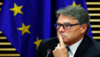 وزير الطاقة الأمريكي يتنحى عن منصبه مطلع ديسمبر