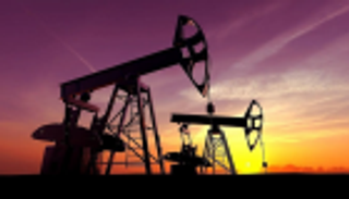 أسعار النفط تواصل التراجع وبرميل برنت يفقد 30 سنتا